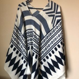 White and blue patterned poncho, Rue21, NWOT
